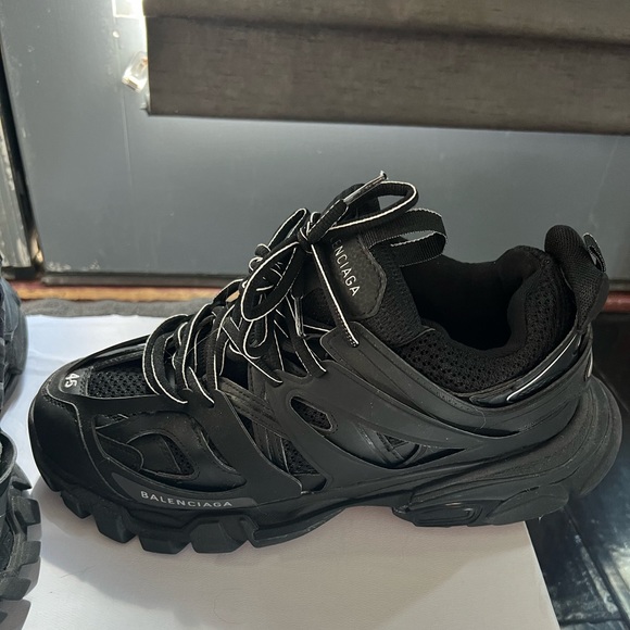 Men’s Balenciaga Sneakers size 45 - Picture 1 of 5